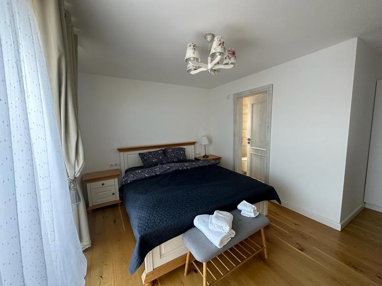 Penthouse cu 3 camere decomandat, mobilat în Arhitecților - Calea Cisnădiei
