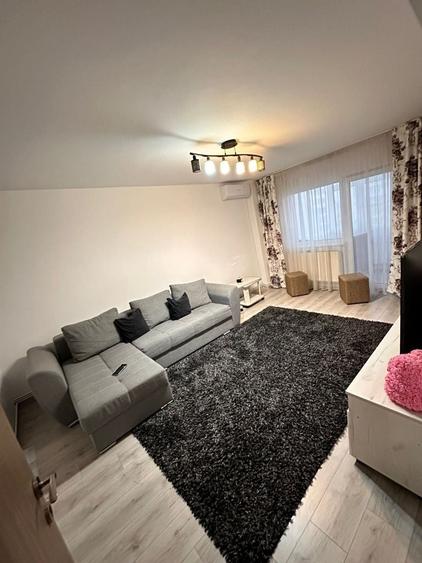 Apartament cu 2 camere decomandat în Prundu