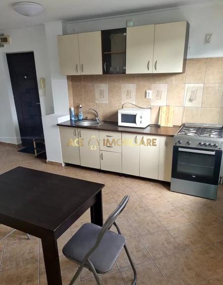 Apartament cu 2 camere semidecomandat, mobilat în Titan