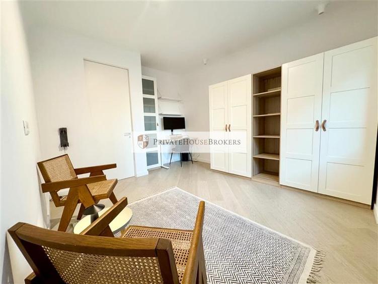 Apartament cu 3 camere semidecomandat, mobilat în Pipera