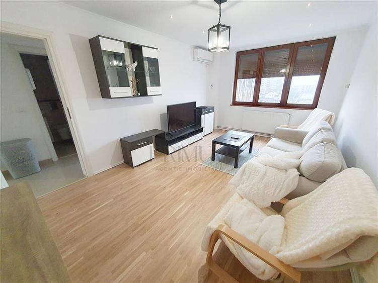 Apartament cu 3 camere semidecomandat, mobilat în Iosefin