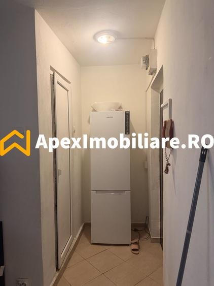 Garsonieră decomandată, mobilată în Titan