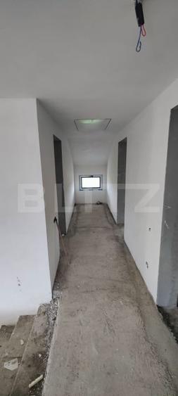 Casă individuală cu 15 camere cu Canalizare în Dumbrava
