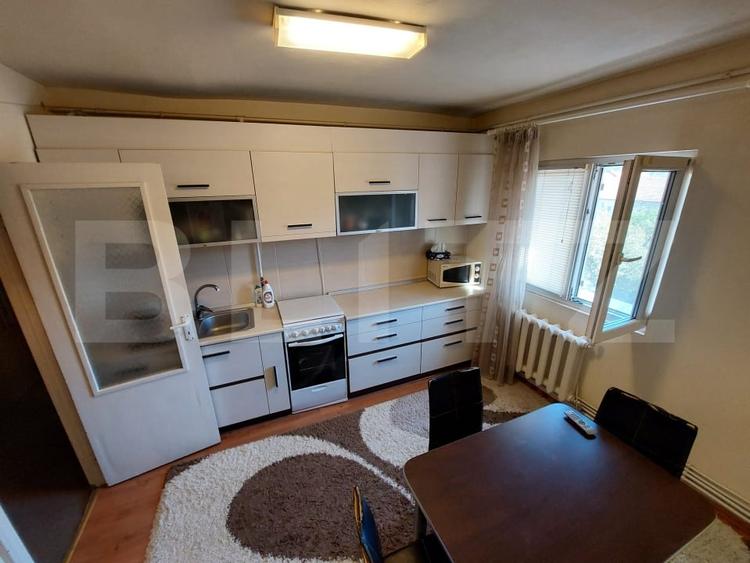 Apartament cu 2 camere decomandat, mobilat în Sud