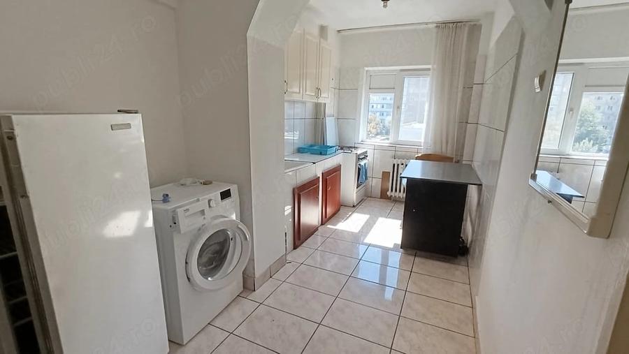 Apartament cu 2 camere semidecomandat în 1 Mai