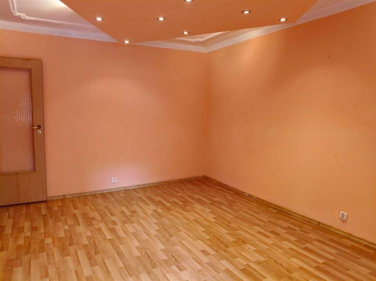 Apartament cu 2 camere decomandat în Buzaului