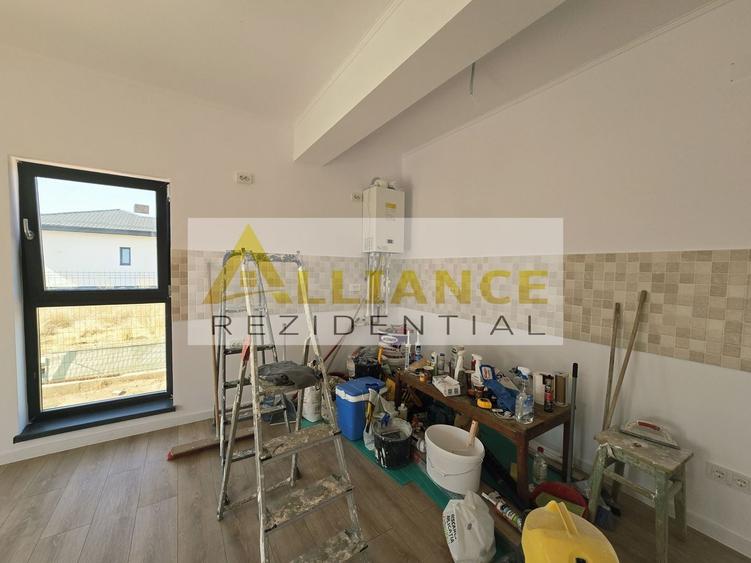 Casă individuală cu 3 camere cu Canalizare în Berceni