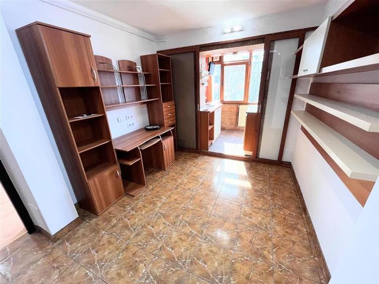 Apartament cu 2 camere decomandat, mobilat în Nicolina