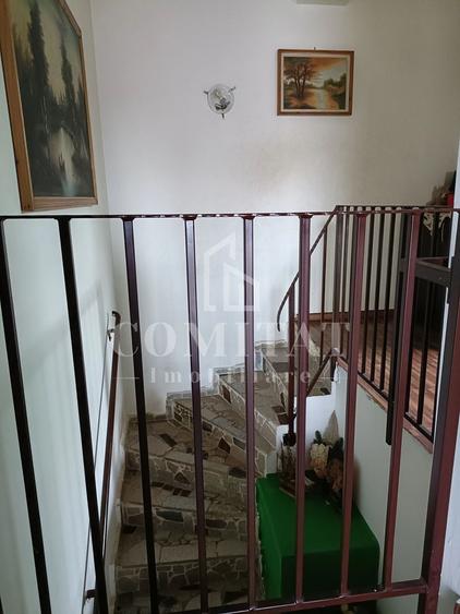 Apartament cu 5 camere semidecomandat, mobilat în Florești