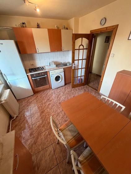 Apartament cu 3 camere semidecomandat în Take Ionescu