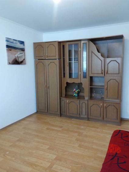 Apartament cu 2 camere semidecomandat în Micro 15