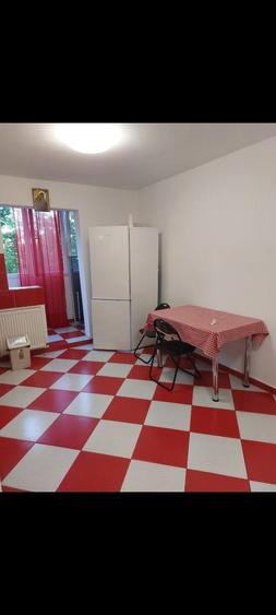 Apartament cu 2 camere decomandat în Berceni