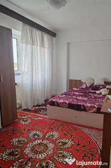 Apartament cu 3 camere decomandat în Traian
