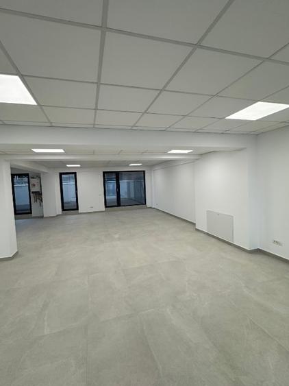 Spațiu comercial, de 109 mp, în Balotești