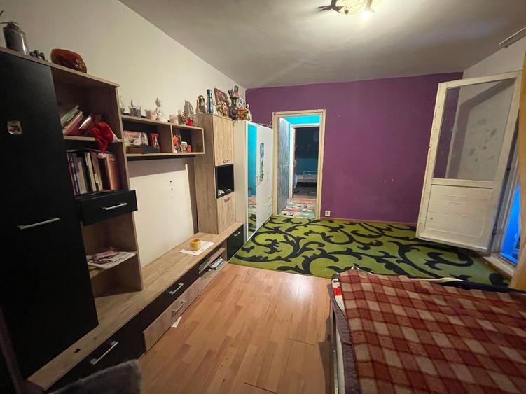 Apartament cu 2 camere semidecomandat în Caransebeș