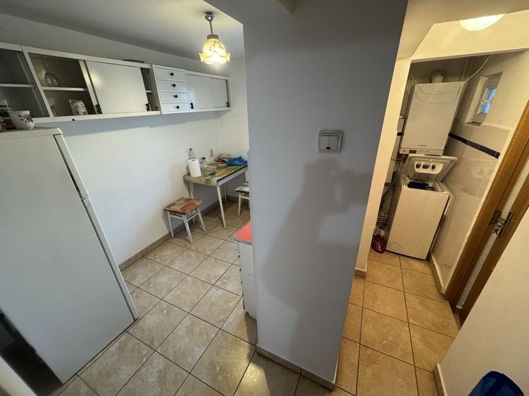 Apartament cu 2 camere semidecomandat, mobilat în Central