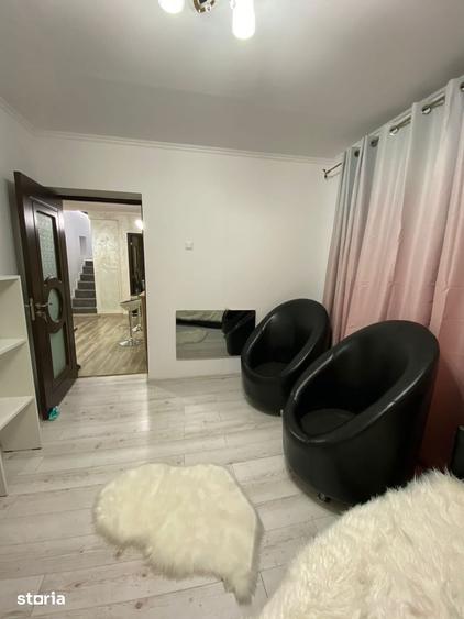 Casă cu Teren 303 Mp în Vădeni