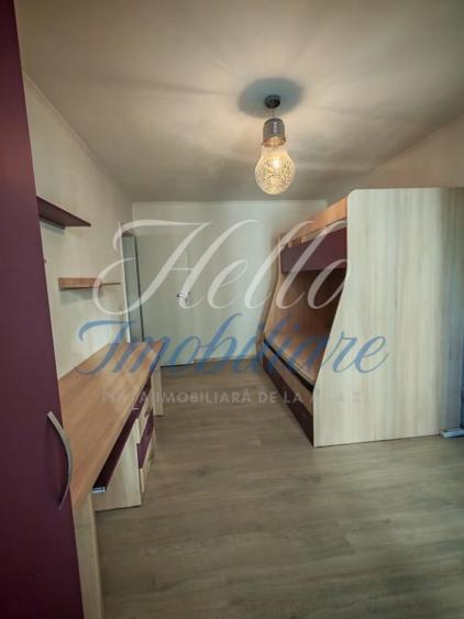 Apartament cu 3 camere decomandat în Florești