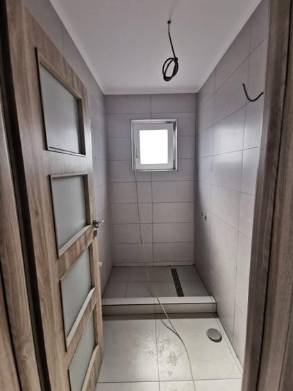 Casă individuală cu 3 camere cu Canalizare în Lumina