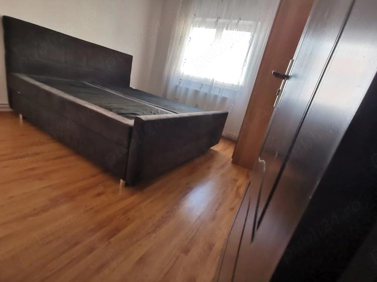 Apartament cu 3 camere decomandat în Vitrometan