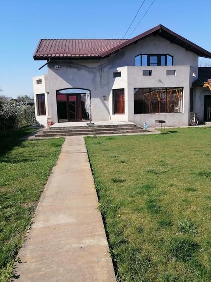 Casă cu 5 camere cu Teren 229 Mp în Periș
