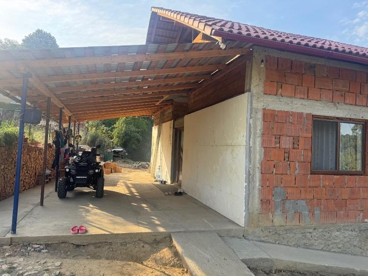 Vând casă mobilată  în zona turistică - 7