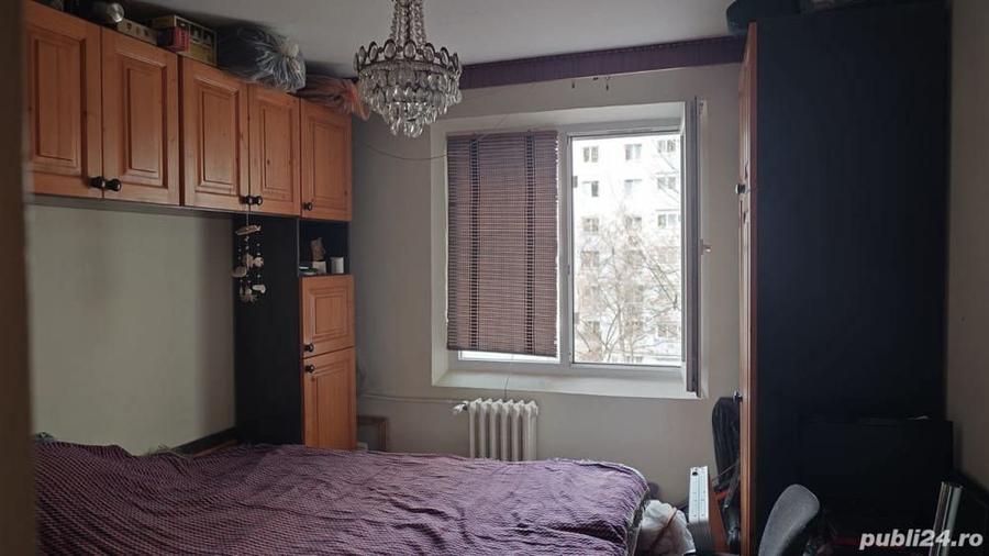 Apartament cu 3 camere decomandat în Fizicienilor