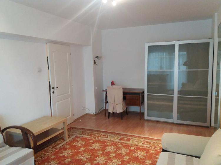 Apartament cu 2 camere semidecomandat în Parcul Carol