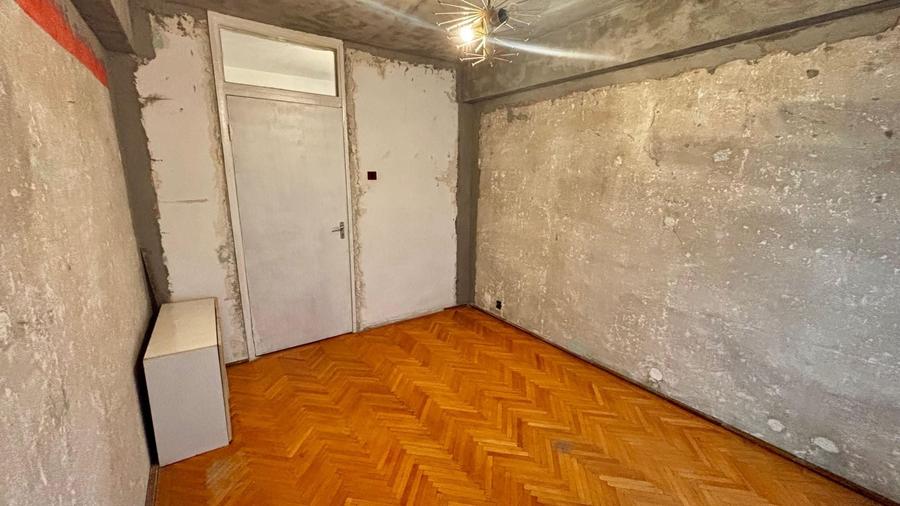 Apartament cu 3 camere decomandat, mobilat în B-dul București