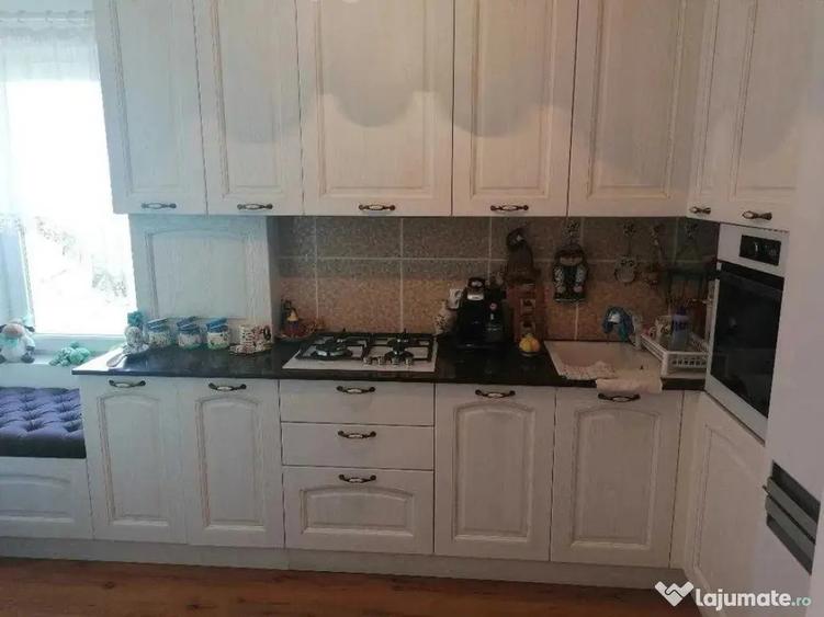 Apartament cu 3 camere semidecomandat în Zorilor