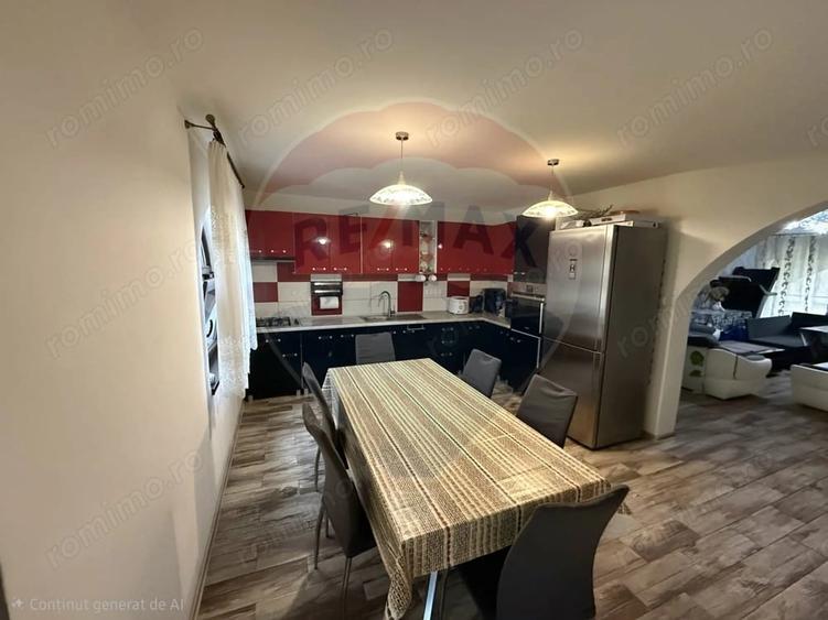Casă cu 5 camere cu Teren 6117 Mp în Voislova