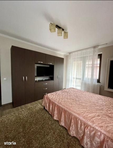 Casă cu 6 camere cu Teren 500 Mp în Central