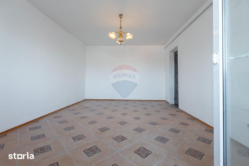 Apartament cu 3 camere în Traian