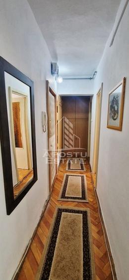 Apartament cu 2 camere decomandat în P-ța Unirii