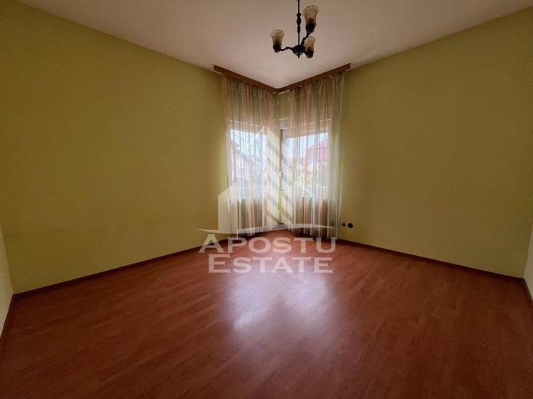 Casă cu 5 camere cu Canalizare în Girocului