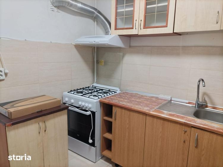 Apartament cu 3 camere decomandat în Vlahuță