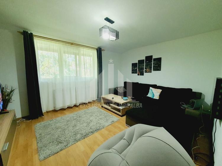 Apartament cu 3 camere decomandat, mobilat în Cetate