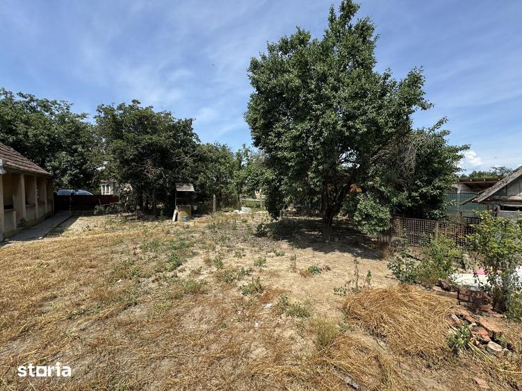 Casă cu 2 camere cu Teren 2877 Mp în Lazuri