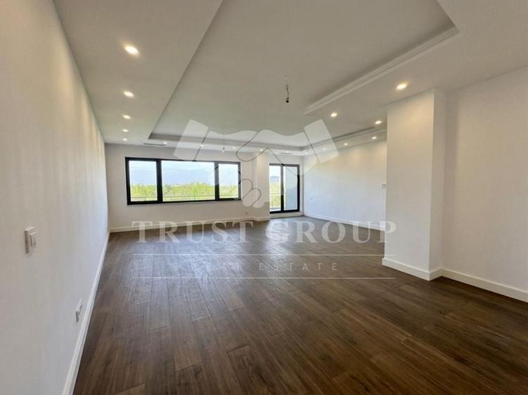 Apartament cu 4 camere decomandat în Herăstrău