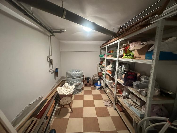Casă individuală cu 6 camere cu Canalizare în Regie