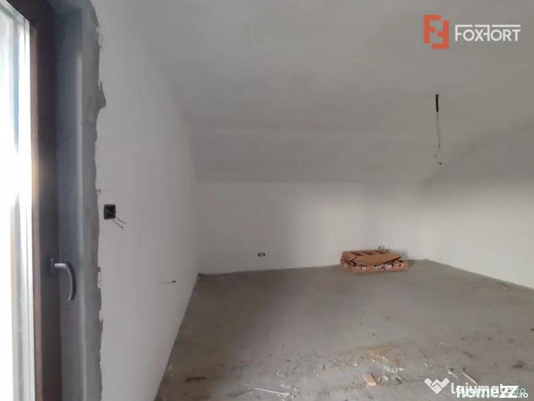 Casă cu 5 camere cu Teren 747 Mp în Sânandrei
