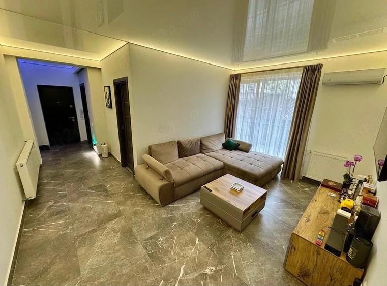 Apartament cu 3 camere decomandat în Florești