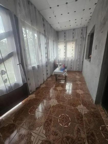 Casă cu Teren 3000 Mp în Central