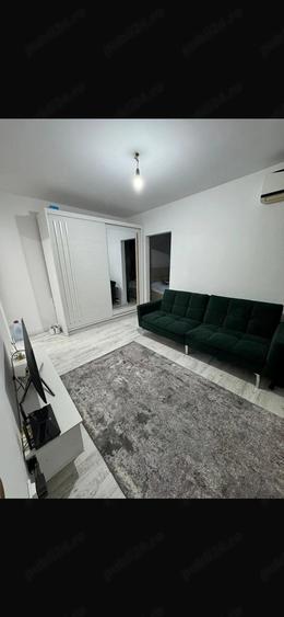 Apartament cu 2 camere semidecomandat, mobilat în Valea Rosie