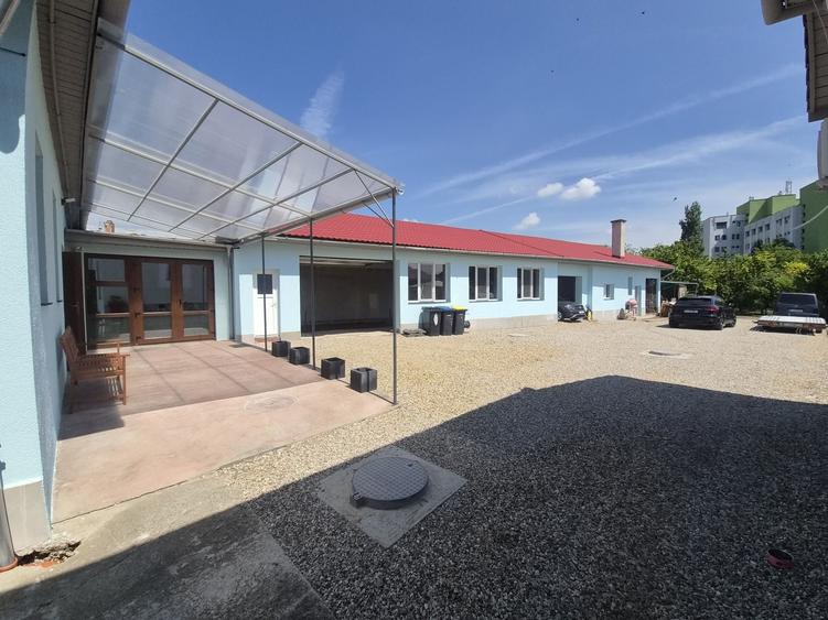 Casă cu 4 camere cu Teren 250 Mp în Central