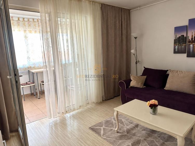 Apartament cu 2 camere semidecomandat, mobilat în Sud