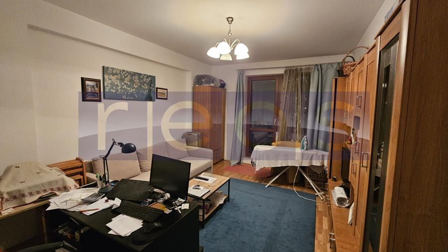 Apartament cu 3 camere decomandat, mobilat în Central