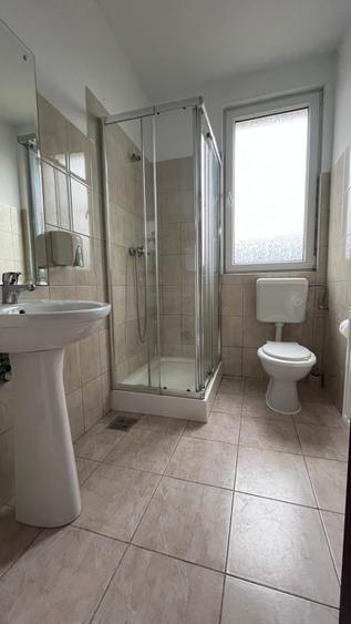 Apartament cu 3 camere decomandat în Astra
