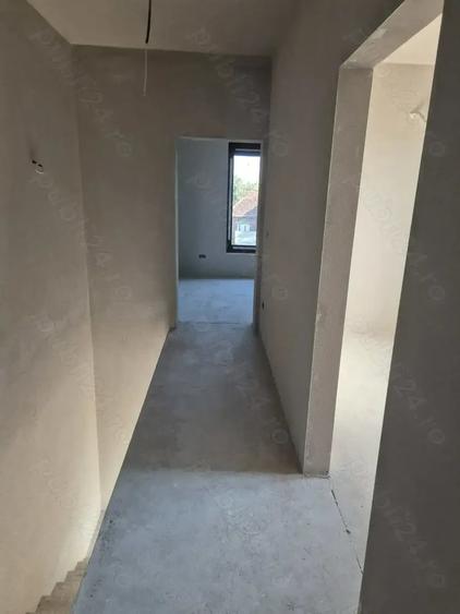 Casă cu 4 camere cu Teren 250 Mp în Săcălaz
