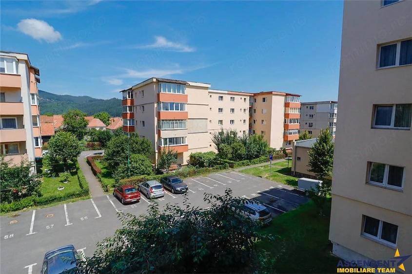 Apartament cu 2 camere decomandat în Est